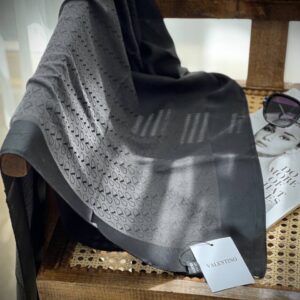 روسری مشکی مارک