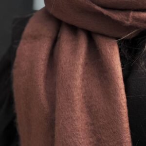 بیگ اسکارف قهوه ای پشمی کد ۴۰۰