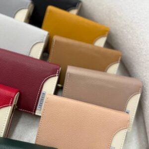 کیف پول و جاکارتی دافنه