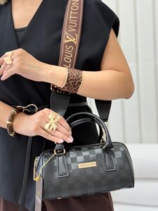 کیف زنانه چرم دایان