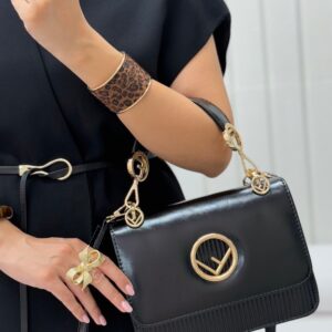 کیف زنانه چرم فندی ماهنی